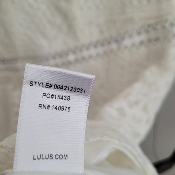 Elegant White Lace Sleeveless Dress - Picture 8 of 12